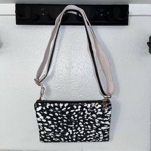 JEN & CO Black White Canvas Versatile Wristlet Crossbody Bag Purse